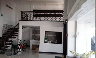 Local comercial en venta, sector Urdesa Centrar