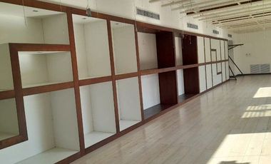 Local comercial en venta, sector Urdesa Centrar