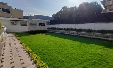 Local comercial en venta, sector Urdesa Centrar