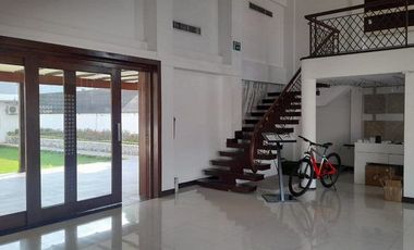 Local comercial en venta, sector Urdesa Centrar