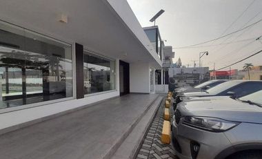 Local comercial en venta, sector Urdesa Centrar