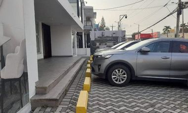 Local comercial en venta, sector Urdesa Centrar