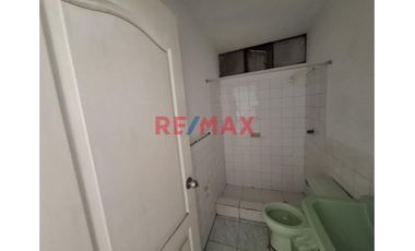 Alquiler De Casa Para Empresas En Urb. Primavera A.C 220 M2 3500 Soles