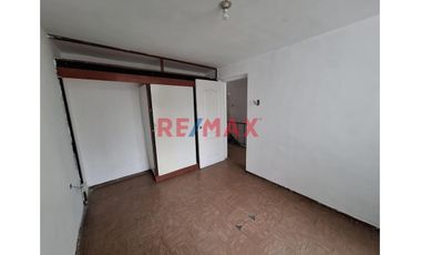 Alquiler De Casa Para Empresas En Urb. Primavera A.C 220 M2 3500 Soles