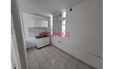 Alquiler De Casa Para Empresas En Urb. Primavera A.C 220 M2 3500 Soles