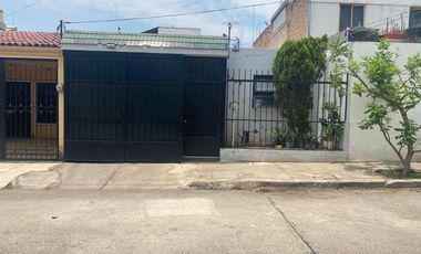 CASA EN VENTA EN JARDINES DE LA PAZ