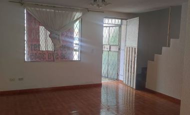 CASA ESQUINERA - SECTOR MONJAS DESVÍO