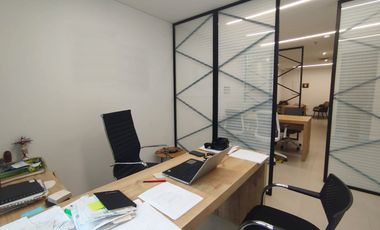 Venta de oficina en Castropol, Poblado