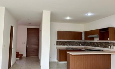 Casa en renta dentro de coto en Las Grullas residencial, zona Sur, Tlajomulco de Zuñiga, Jalisco