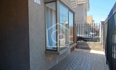 ARRIENDO CASA 3D/3B, SECTOR CIELOS DEL VALLE ORIENTE
