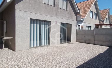 ARRIENDO CASA 3D/3B, SECTOR CIELOS DEL VALLE ORIENTE