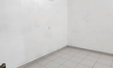 Casa en renta en Mariano Matamoros en avenida principal.