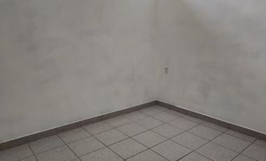 Casa en renta en Mariano Matamoros en avenida principal.