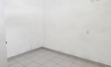 Casa en renta en Mariano Matamoros en avenida principal.