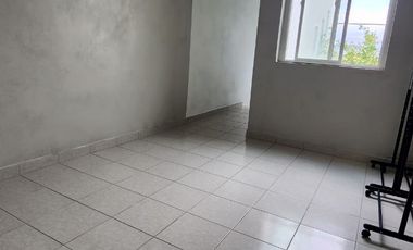 Casa en renta en Mariano Matamoros en avenida principal.