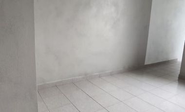 Casa en renta en Mariano Matamoros en avenida principal.
