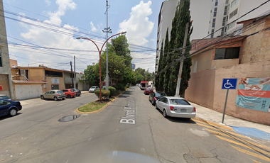 Casa con accesoria en Venta en Boulevard Popocatepetl, Valle Dorado, Hab Los Pirules, Tlalnepantla, EDOMEX