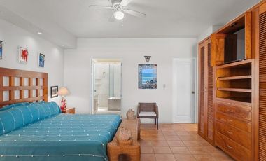 🌊 ¡CASA EN VENTA FRENTE AL MAR A 2 CUADRAS DE EL MALECON DE VALLARTA PLAYA CAMARONES! 🏡