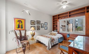 🌊 ¡CASA EN VENTA FRENTE AL MAR A 2 CUADRAS DE EL MALECON DE VALLARTA PLAYA CAMARONES! 🏡