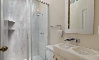 🌊 ¡CASA EN VENTA FRENTE AL MAR A 2 CUADRAS DE EL MALECON DE VALLARTA PLAYA CAMARONES! 🏡
