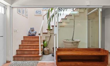 🌊 ¡CASA EN VENTA FRENTE AL MAR A 2 CUADRAS DE EL MALECON DE VALLARTA PLAYA CAMARONES! 🏡