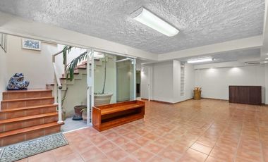 🌊 ¡CASA EN VENTA FRENTE AL MAR A 2 CUADRAS DE EL MALECON DE VALLARTA PLAYA CAMARONES! 🏡
