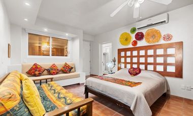 🌊 ¡CASA EN VENTA FRENTE AL MAR A 2 CUADRAS DE EL MALECON DE VALLARTA PLAYA CAMARONES! 🏡