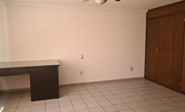 Amplia Residencia en VENTA