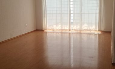 Amplia Residencia en VENTA