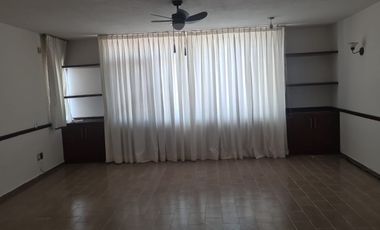 Amplia Residencia en VENTA