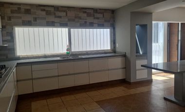 Amplia Residencia en VENTA