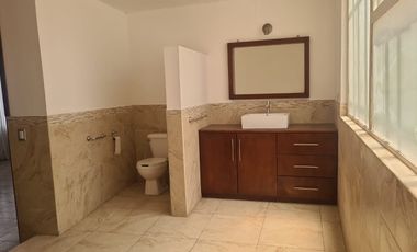 Amplia Residencia en VENTA