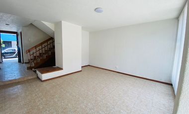 Venta Casa frente a Parque en fraccionamiento privado