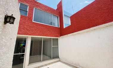 Venta Casa frente a Parque en fraccionamiento privado