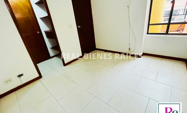 Se Vende Apartamento en 2 Piso - Unidad Cerrada