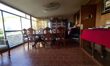 Amplia casa en VENTA