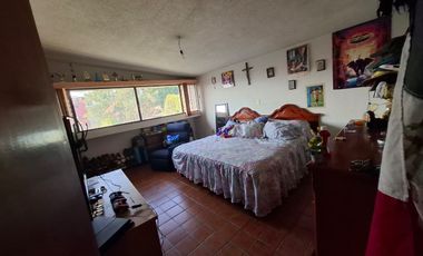 Amplia casa en VENTA