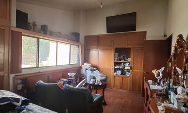 Amplia casa en VENTA