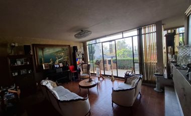 Amplia casa en VENTA