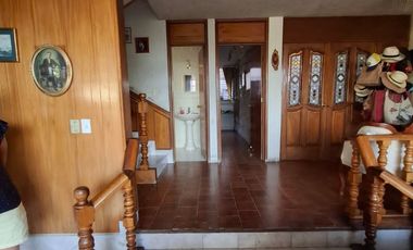 Amplia casa en VENTA