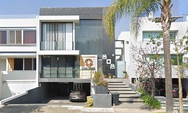 Casa en Venta en Boulevard Valle Imperial, Frac. Valle Imperial, Zapopan Jalisco.