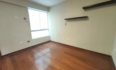 Venta de amplio departamento en San Borja – Cerca al Pentagonito