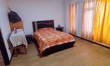 Vendo casa de una planta con proyección en el Paraiso