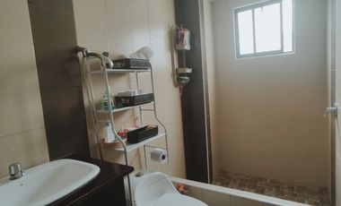 Vendo casa de una planta con proyección en el Paraiso