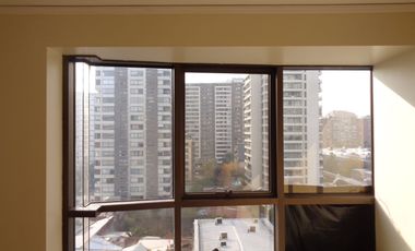 Arriendo oficina 3 Privados Edificio Century, Cercana Metro Ñuñoa