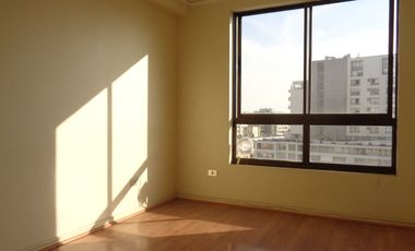Arriendo oficina 3 Privados Edificio Century, Cercana Metro Ñuñoa
