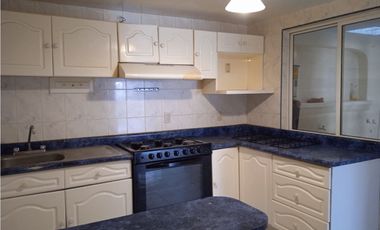 Amplia Casa de 3 Niveles y 5 Recámaras en Izcalli | Semi Amueblada y con Excelente Ubicación