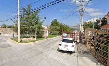 Casa en Remate Bancario, Fracc Las Fuentes, Chihuahua, Chih., muy cerca de Plaza del Sol