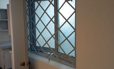 ARRIENDO DEPARTAMENTO METRO LOS HEROES AMPLIO 3 DORMITORIOS 2 BAÑOS PROMOCION