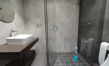 Amplia Propiedad adaptada como Salon de Eventos u oficinas